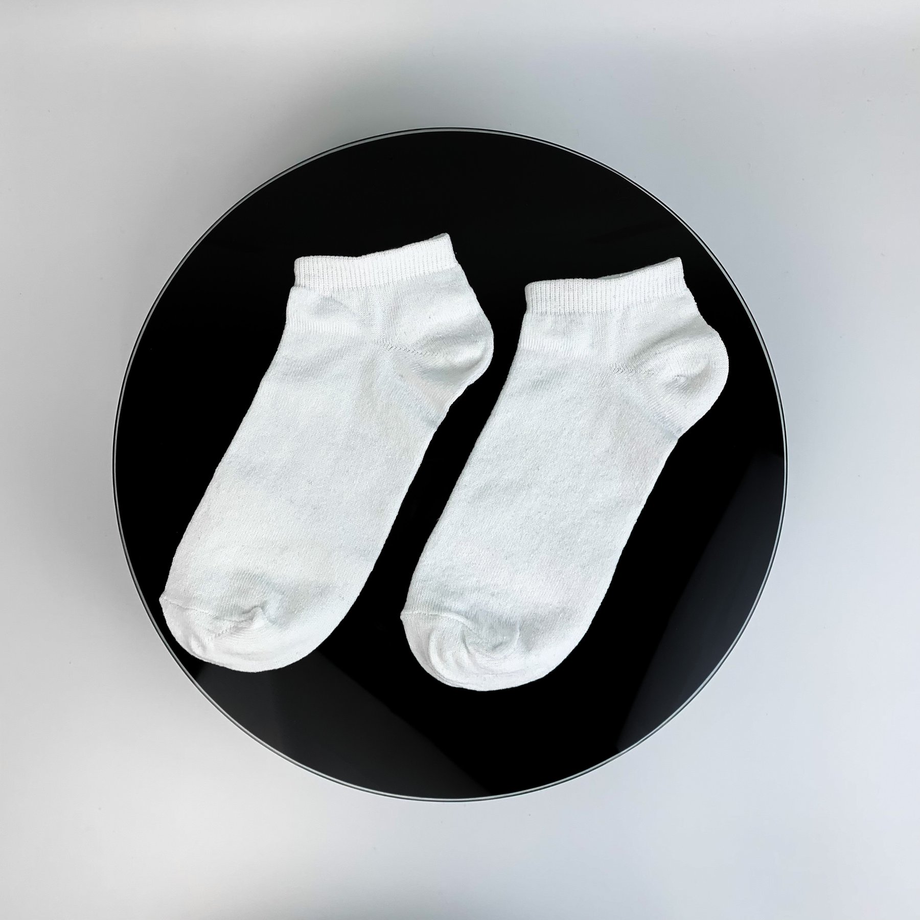 Короткі білі жіночі шкарпетки